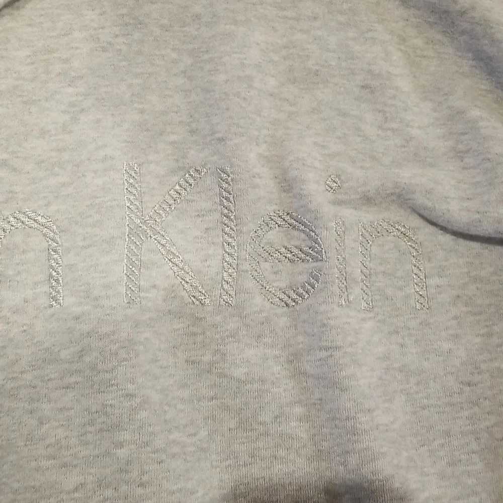 Calvin Klein Light Grey Pullover Hoodie Size XL - Picture 4 of 10